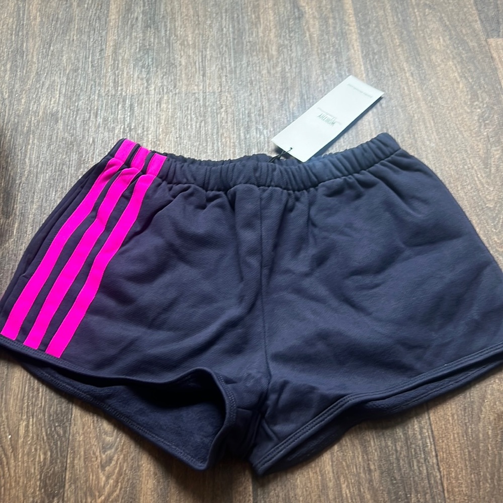 Sweat Shorts in Navy with Magenta Stripes